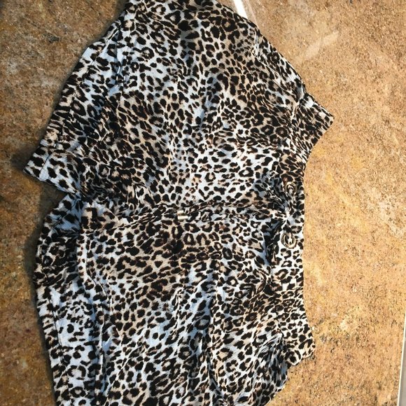 Thalia Sodi Leopard Shorts - Picture 3 of 5